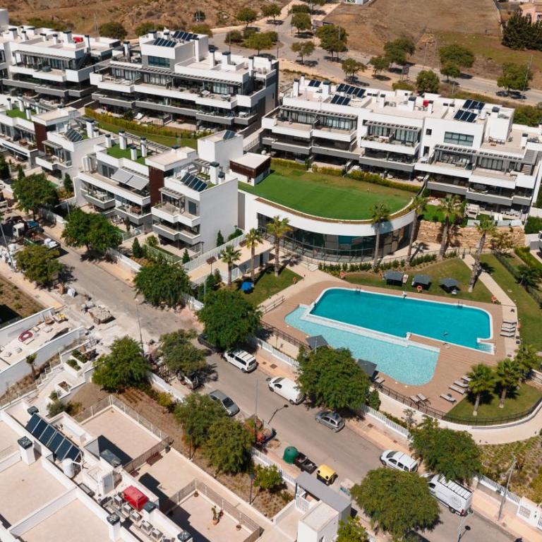 Luxurious 2 bedroom apartment close to the beach in Estepona - Apartamento de 2 dormitorios - 17