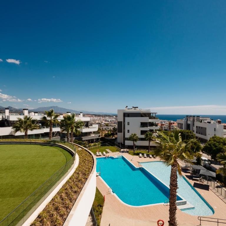 Luxurious 2 bedroom apartment close to the beach in Estepona - Apartamento de 2 dormitorios - 42