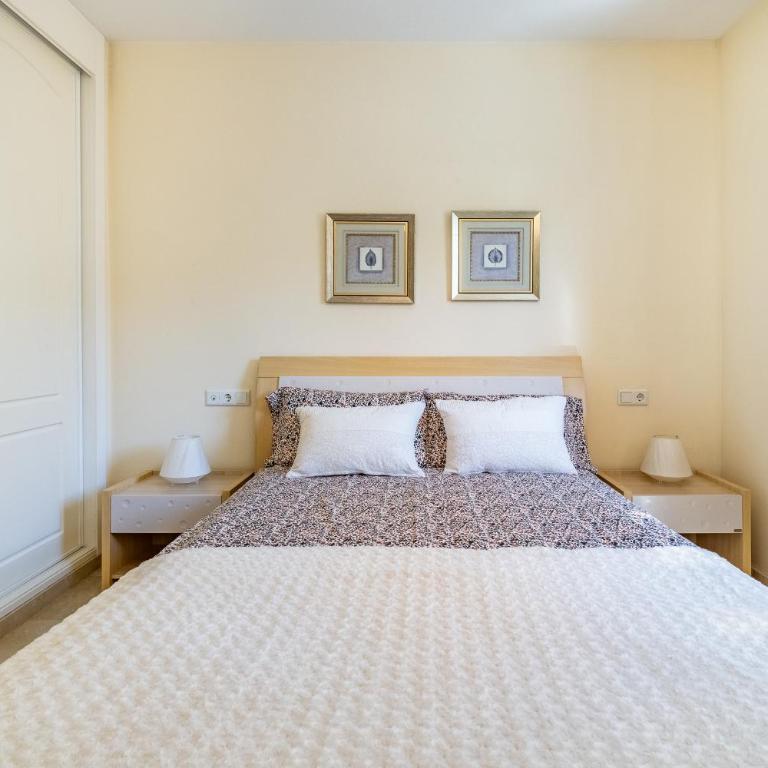 Cozy 2-Bedroom Beachfront Retreat in Estepona - Apartamento de 2 dormitorios - 11