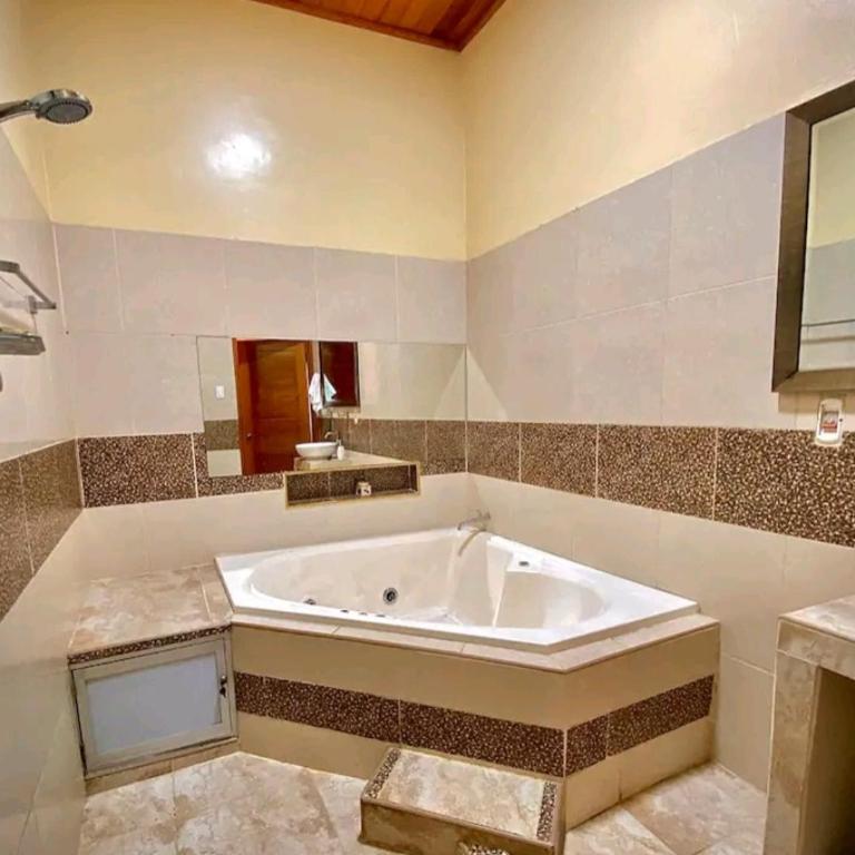 Martina House - Three-Bedroom House - 10
