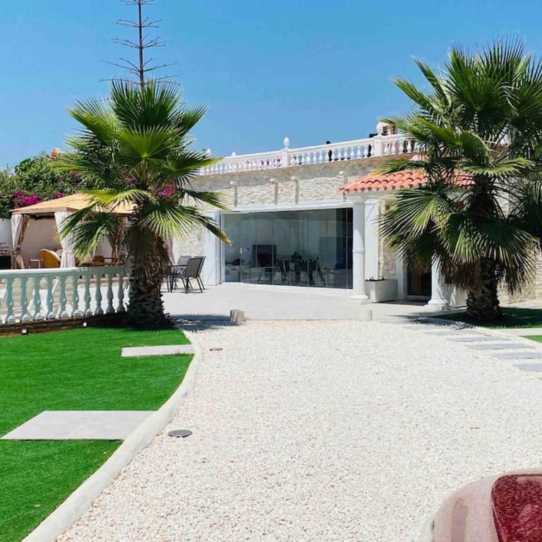 Sunny Villa Mijas with large pool free parking - Casa de 3 dormitorios - 9