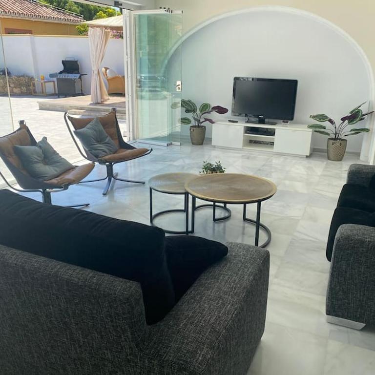 Sunny Villa Mijas with large pool free parking - Casa de 3 dormitorios - 62