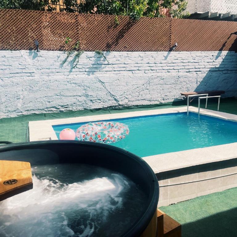 CASA 1er piso con piscina temperada, tinaja y quincho próxima a Playa San Alfonso - Casa de 3 dormitorios - 2