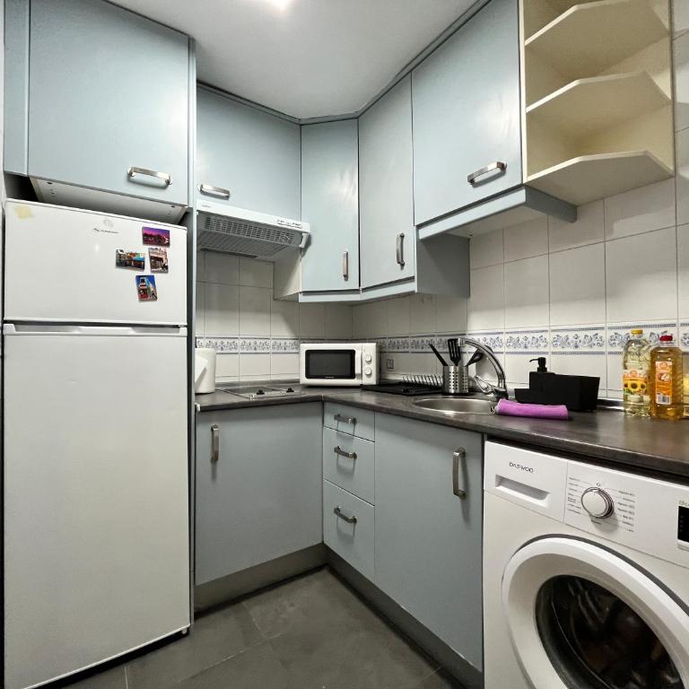 Centro Embajadores Ave - One-Bedroom Apartment - 10