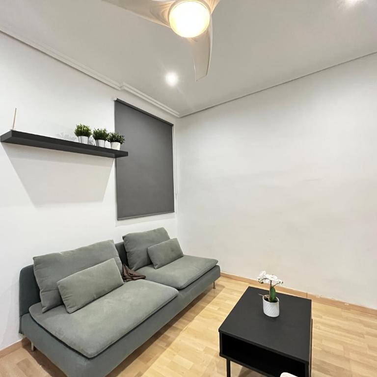 Centro Embajadores Ave - One-Bedroom Apartment - 25