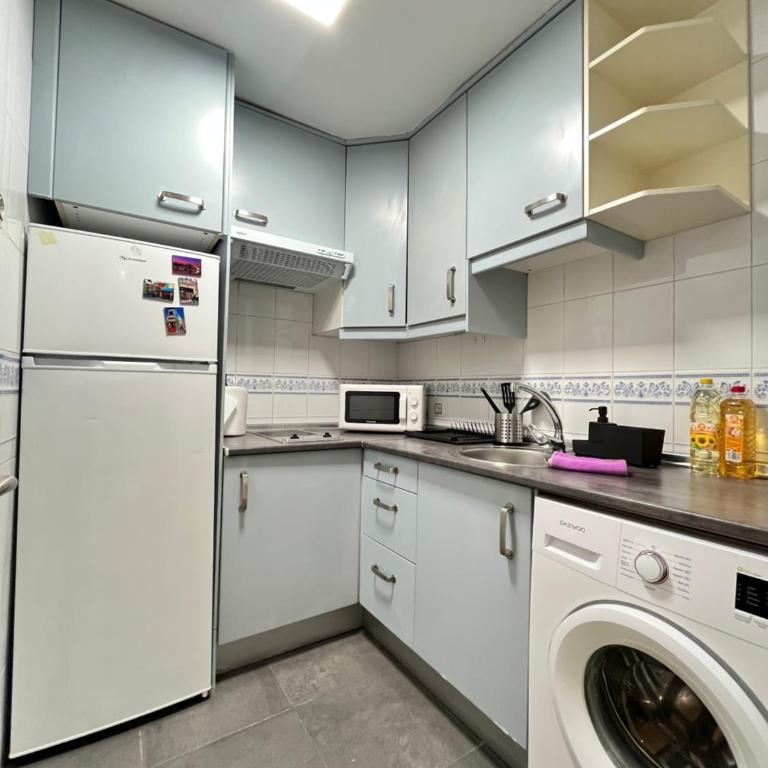 Centro Embajadores Ave - One-Bedroom Apartment - 26