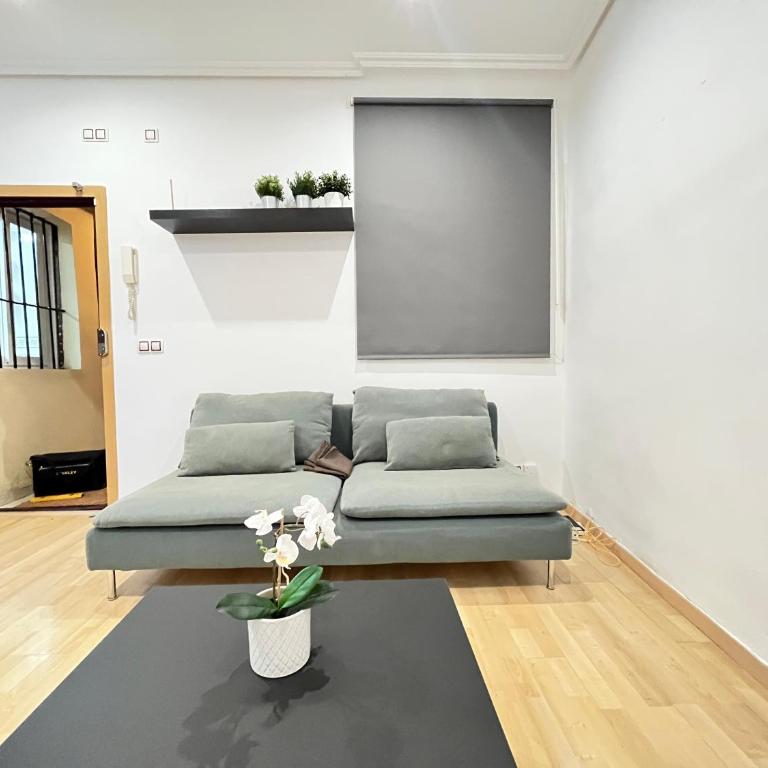 Centro Embajadores Ave - One-Bedroom Apartment - 28