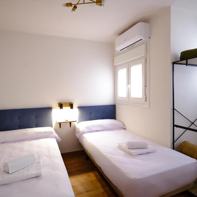 Leo Home- bright & centric 3 bedrooms apartment with private parking inside - Apartamento - 26