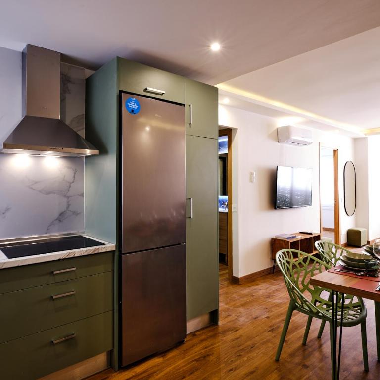 Leo Home- bright & centric 3 bedrooms apartment with private parking inside - Apartamento - 9