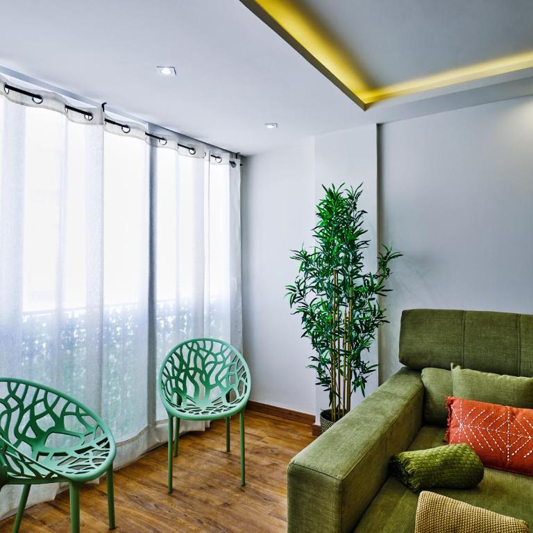 Leo Home- bright & centric 3 bedrooms apartment with private parking inside - Apartamento - 5