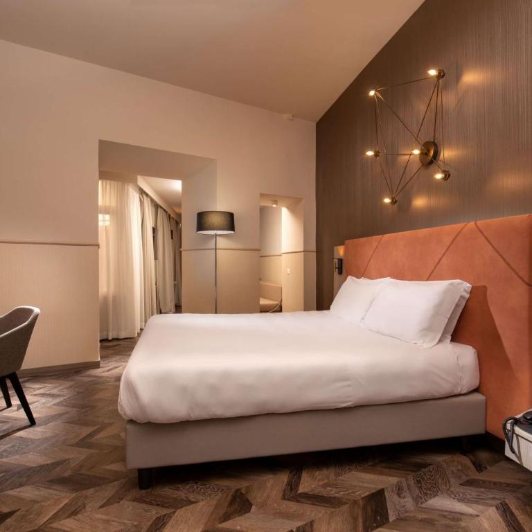 Cosmopolita Rome Colosseum, Tapestry Collection by Hilton - Junior Suite - 9