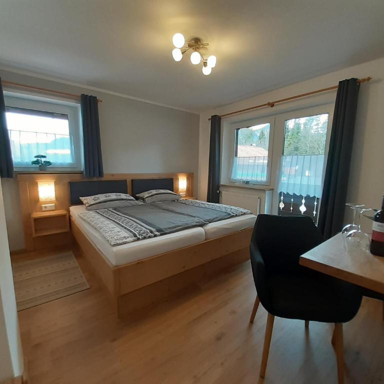 Gästehaus Staller inkl. Chiemgaukarte - Apartment mit Balkon - 2