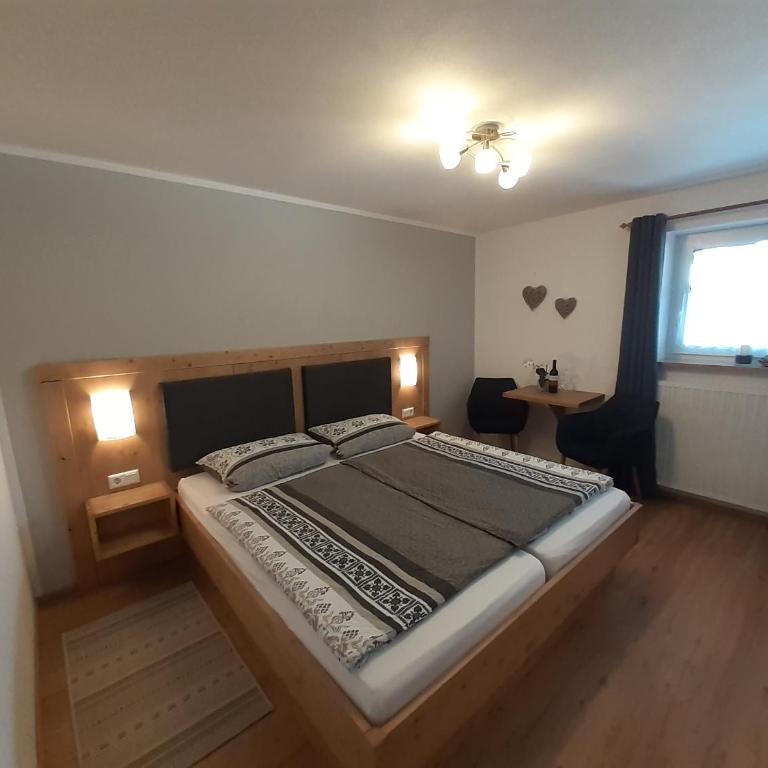 Gästehaus Staller inkl. Chiemgaukarte - Apartment mit Balkon - 3