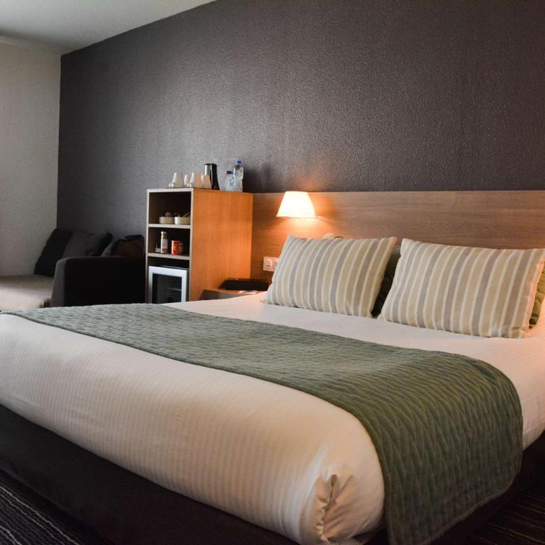 Best Western Plus La Marina - Chambre Lit Queen-Size Familiale - 1