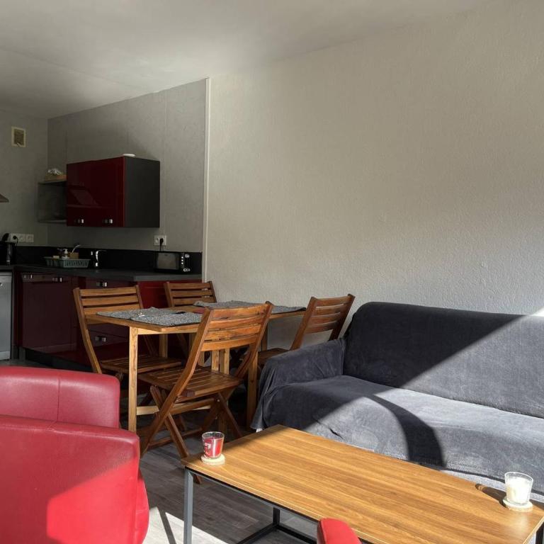 Appartement fonctionnel à Villard-de-Lans, balcon, parking gratuit - FR-1-548-40 - Apartamento - 1