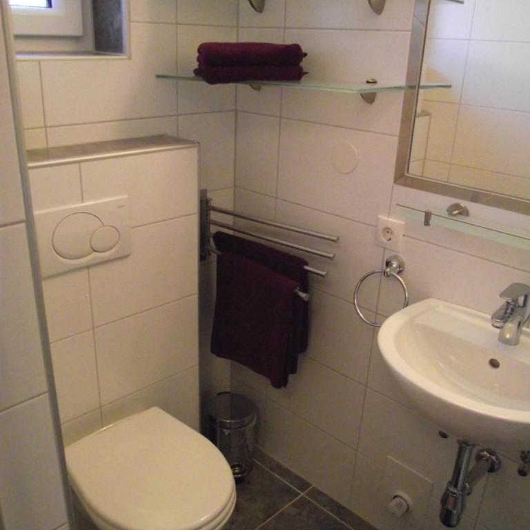 Gschlössle Ferienwohnungen - Apartment mit 2 Schlafzimmern, einer Terrasse und zwei Badezimmern - 21