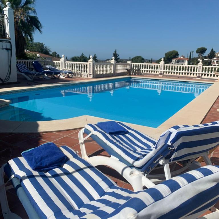 Casa Hermosa Mijas- 7 bedroom villa-sleeps 14 - Villa - 1
