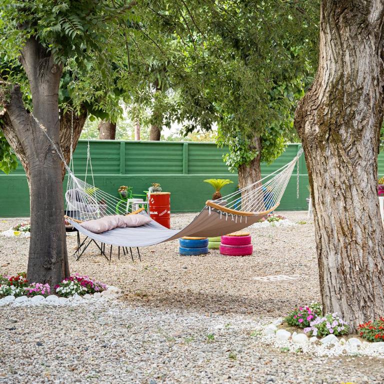 Bohoostel - Camera Matrimoniale con Vista Giardino - 3