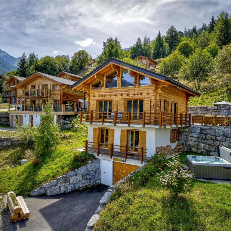 Chalet Snowfall - jacuzzi - views - Chalet - 1