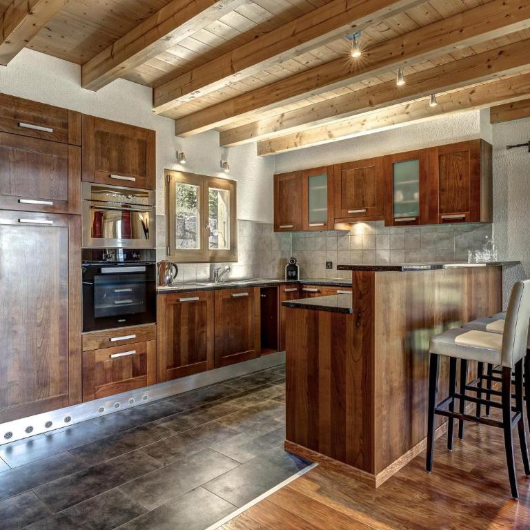 Chalet Snowfall - jacuzzi - views - Chalet - 12