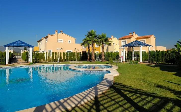 Adosado en Oliva Nova - Casa de 3 dormitorios - 9