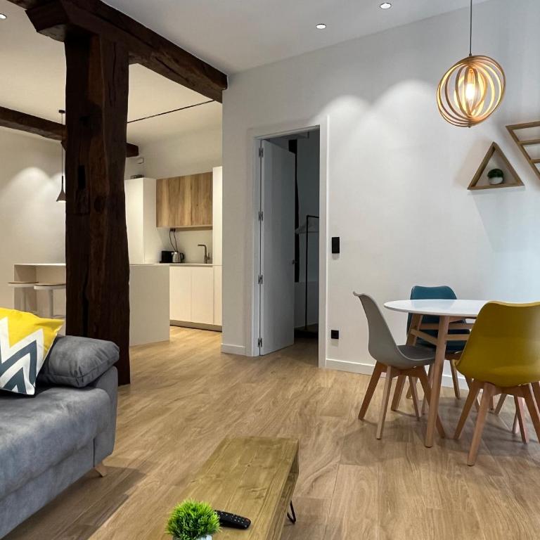 Apartamento en el Casco Viejo - Two-Bedroom Apartment - 2