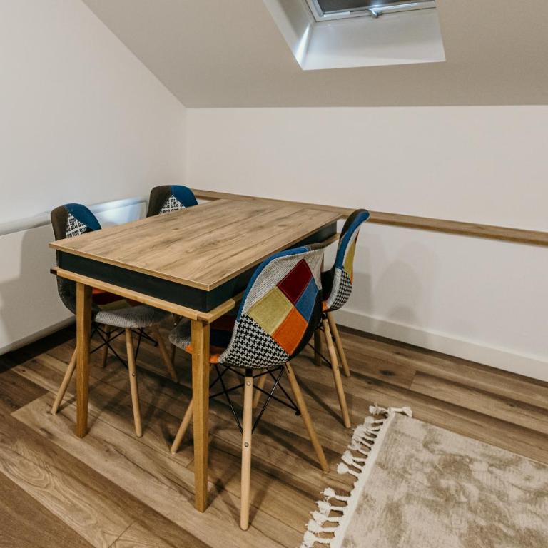 Pansion "Fawlty Towers" Sarajevo - Penthouse Apartment - 12