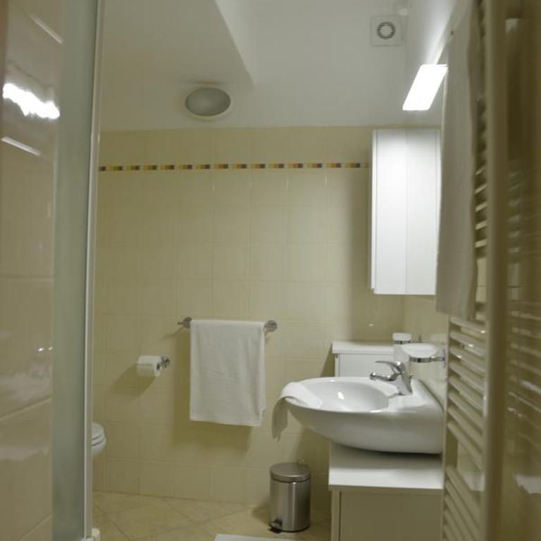 Residenza Cece' - Appartamento con Vista Lago - 8