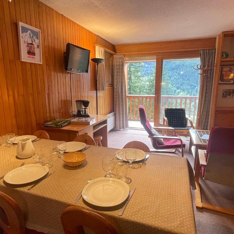 Spacieux T2 Méribel, 6 pers, parking, proche télésiège - FR-1-411-717 - Appartement 1 Chambre - 2
