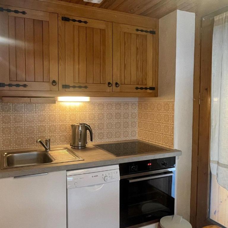 Spacieux T2 Méribel, 6 pers, parking, proche télésiège - FR-1-411-717 - Appartement 1 Chambre - 5