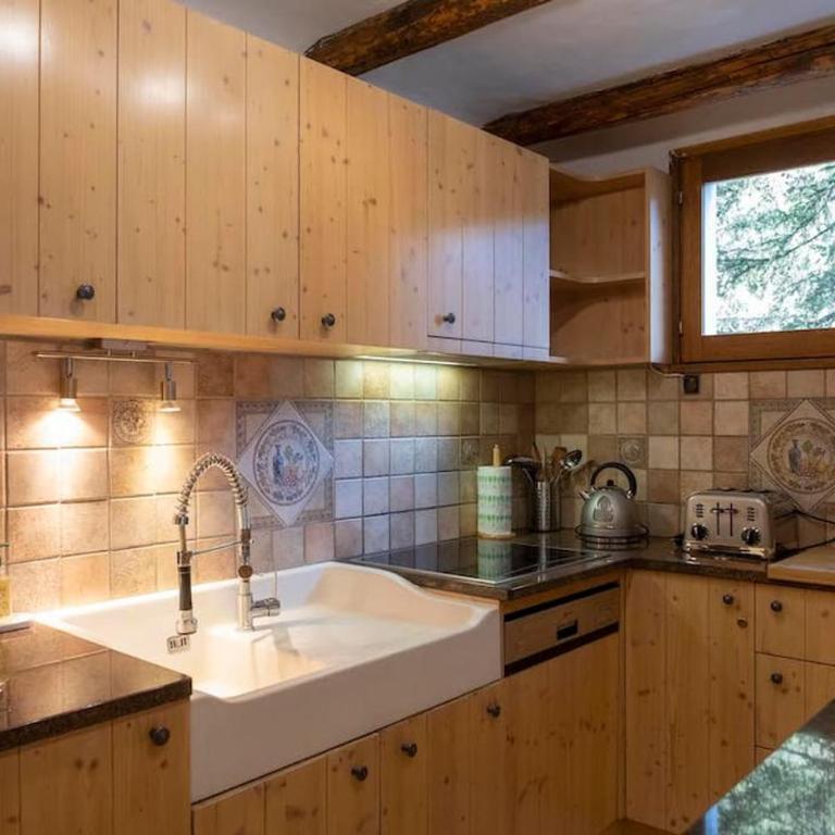 Chalet des Écureuils - Grand chalet familial proche des pistes avec parking - Apartamento - 7