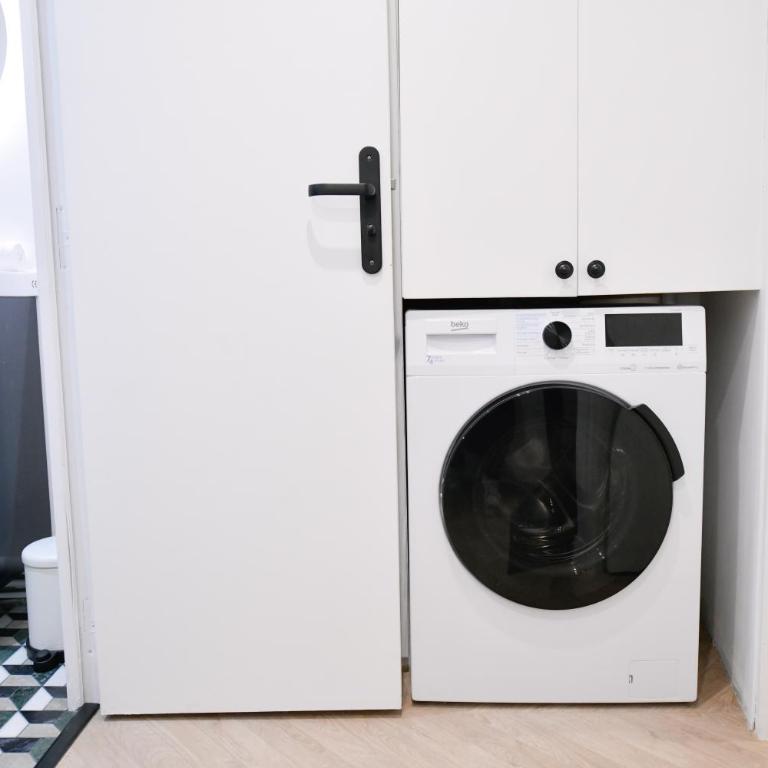 Montmartre Marvel! Designer Apartment near metro - Appartement - Rez-de-Chaussée - 26