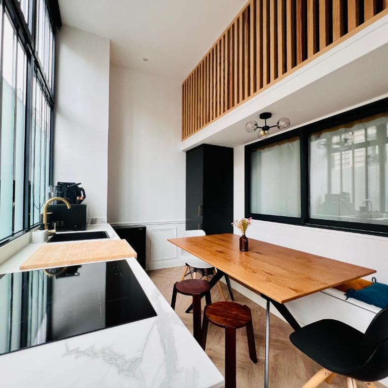 Montmartre Marvel! Designer Apartment near metro - Appartement - Rez-de-Chaussée - 17