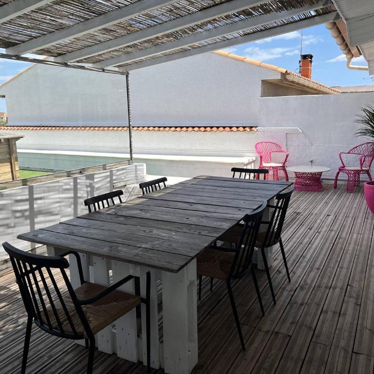 Grand appartement avec terrasse et piscine privée - Apartment with Terrace - 2
