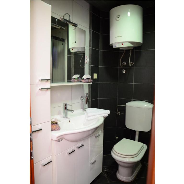 Klaris Guest house - Double Room with Balcony - 2