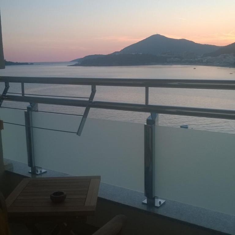 Apartments Stević - Monaco - Dvokrevetna soba sa Bračnim Krevetom, Terasom i Pogledom na More - 2