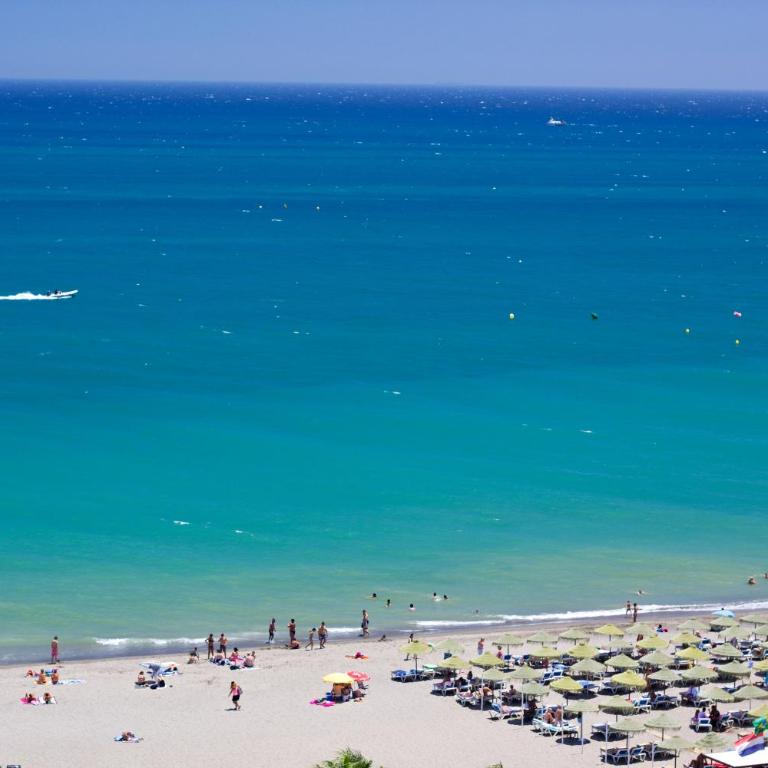 Mara's Apartments Torremolinos LA MAR - Beachfront Tiny House - 30 m2 Private Terrace - Apartamento con terraza - 7