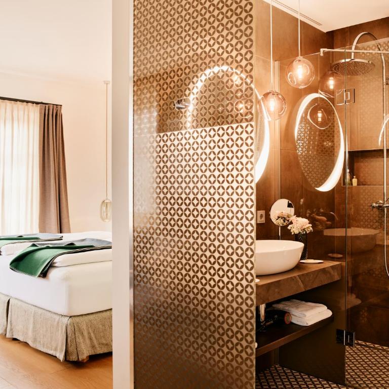 TAUROA Seehotel Grundlsee - Comfort Doppelzimmer mit Seeblick - 3