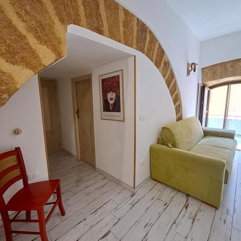 La Sedia Rossa Historical Centre - Two-Bedroom Apartment - 25