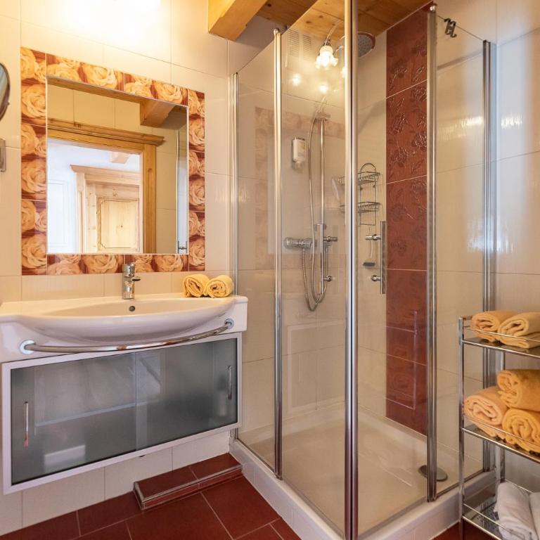 Chalet´s am See - Two-Bedroom Chalet - 4