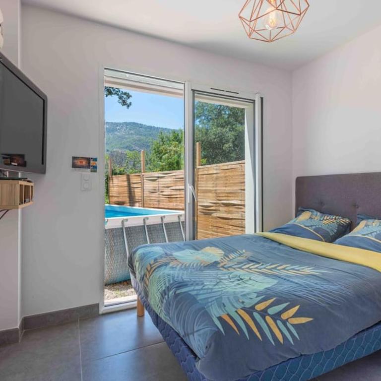 Aux Studio sous les oliviers Netflix et Prime vidéo - Appartement - Vue sur Piscine - 9