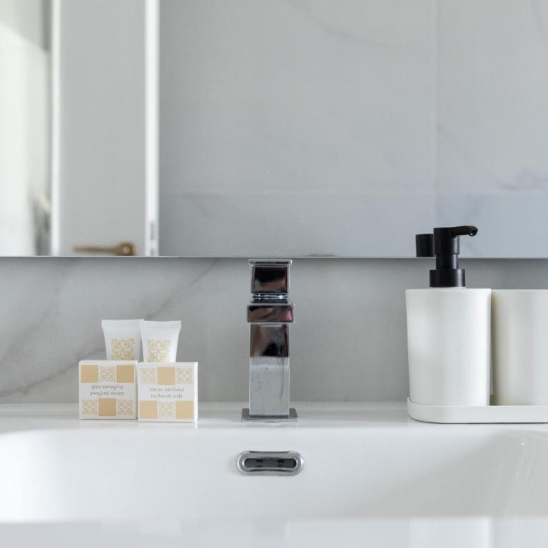 [8 min dalla METRO] Casa Elegante con Netflix e Wifi - Appartamento - 21