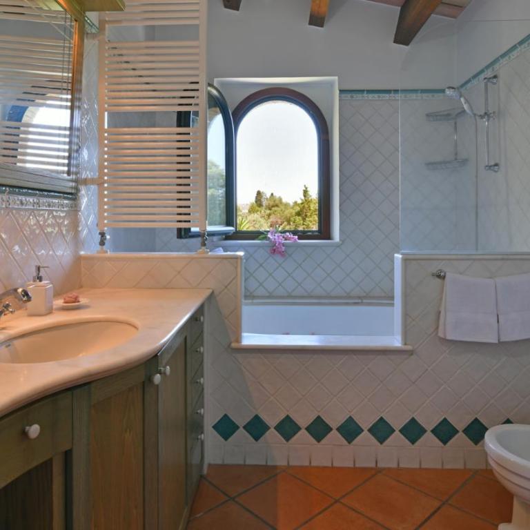 VILLA BIDDIZZA - Villa con Piscina Privata - 21