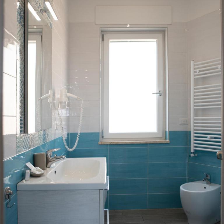 B&B Monteleone ,12 - Double Room with Private External Bathroom with Vesuvio View - 7