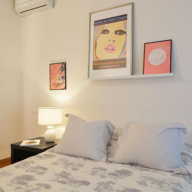 Milano Lights - Double Room with Shared Bathroom - 13