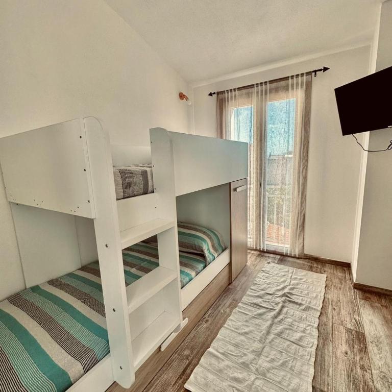 B&B Luchia - Two Family Rooms with Private Bathroom - 4