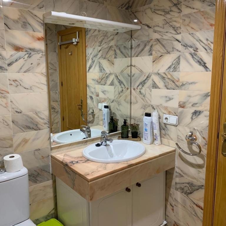 Apartamento con encanto y parking privado y gratuito - One-Bedroom Apartment - 14