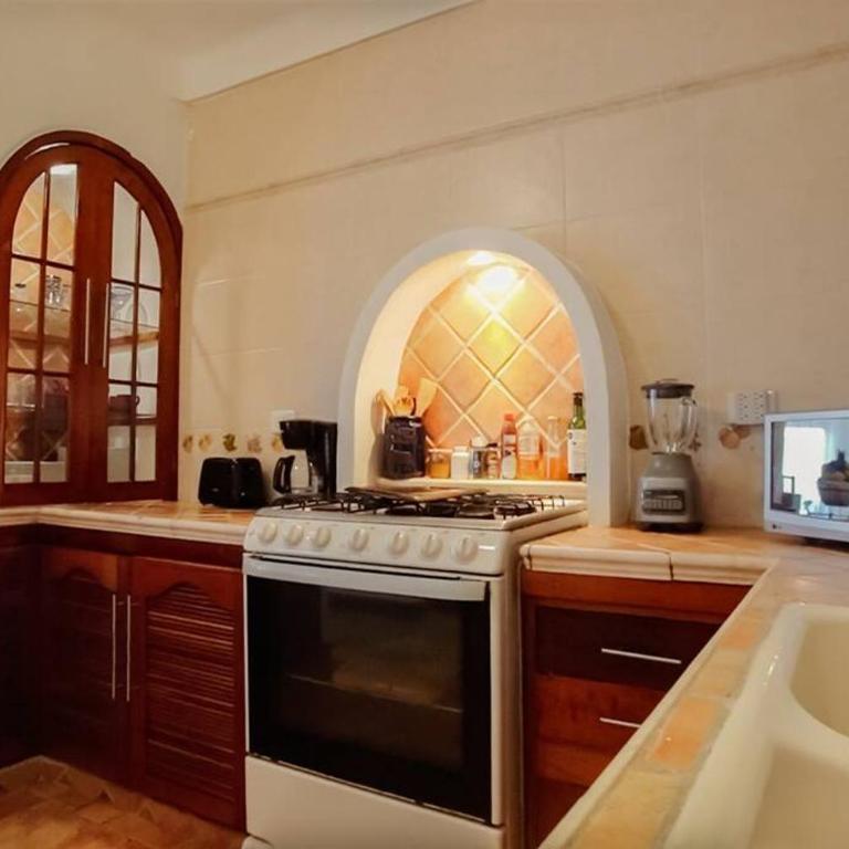 Hermosa Casa a 5 Minutos de la playa caminando! - Five-Bedroom House - 9