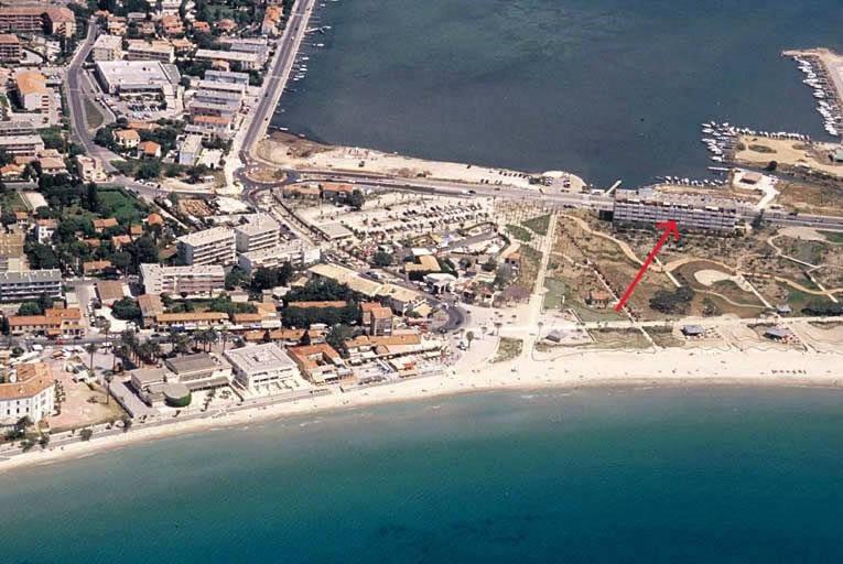 L'antre de MER "Les pieds dans l'eau" - Vue mer - CLIM - Embarcadère - Plage de sable et restaurants à pied - Arrivée autonome dès 17H - Codes sur messagerie - - One-Bedroom Apartment - 24