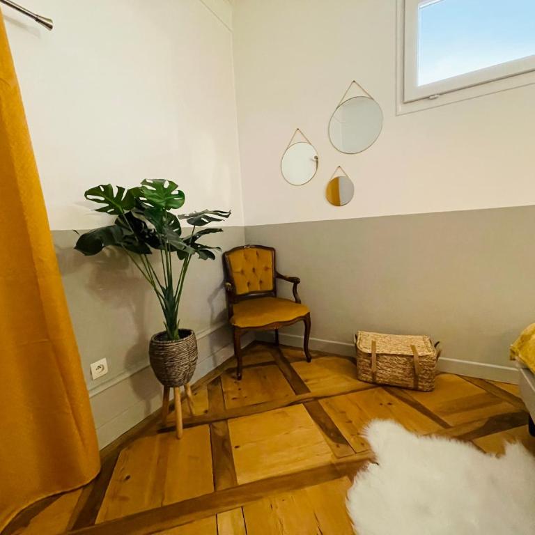 Maison Gabriel - Logement charmant au cœur de la Cité Médiévale - T3 75m2 - Appartamento con 2 Camere da Letto - 25